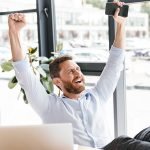 how does spread betting work