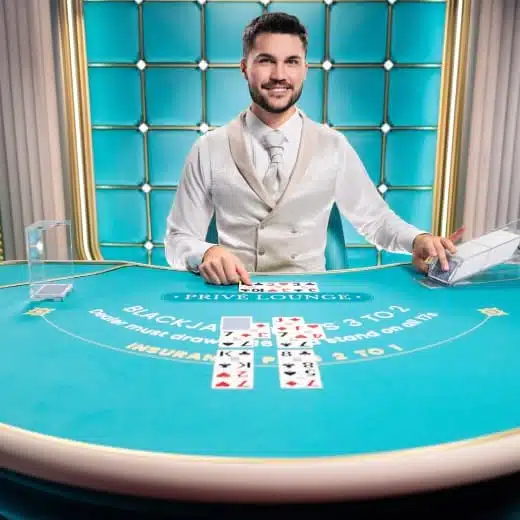 Croupier et table de blackjack du Privé Lounge